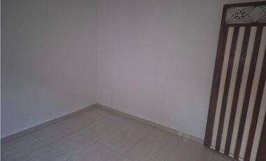 SE VENSE VENDE CASA  BARRIO LA PAZ, FLORIDABLANCA - POR LA 200