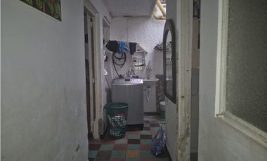 SE VENSE VENDE CASA  BARRIO LA PAZ, FLORIDABLANCA - POR LA 200