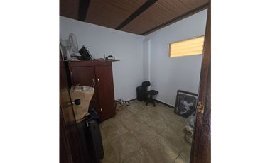 Venta de casa en Manrique central segundo piso con terraza