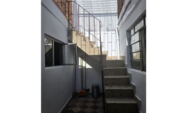 Venta de casa en Manrique central segundo piso con terraza