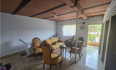 Venta de casa en Manrique central segundo piso con terraza