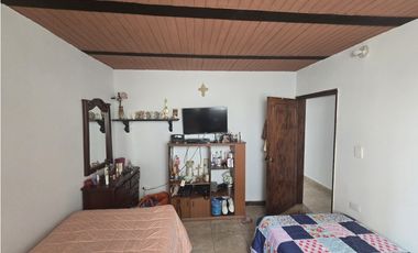 Venta de casa en Manrique central segundo piso con terraza