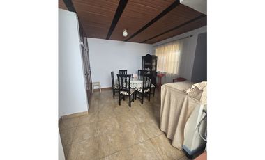 Venta de casa en Manrique central segundo piso con terraza