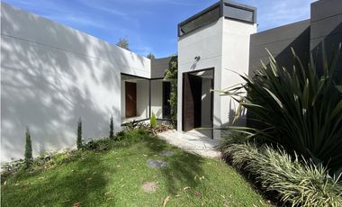 CASA CAMPESTRE EN PARCELACIÓN VDA CIMARRONAS SMG