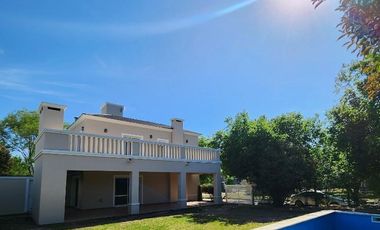 EL BALCÓN DE VALLE ESCONDIDO -CASA 3 DORMITORIOS FRENTE A ESPACIO VERDE