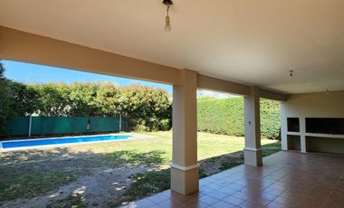 EL BALCÓN DE VALLE ESCONDIDO -CASA 3 DORMITORIOS FRENTE A ESPACIO VERDE