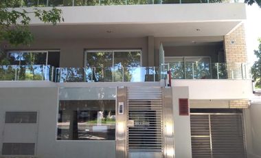 En venta, excelente piso de 2 dormitorios con balcon terraza y parrilla, cochera