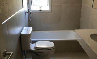 En venta, excelente piso de 2 dormitorios con balcon terraza y parrilla, cochera