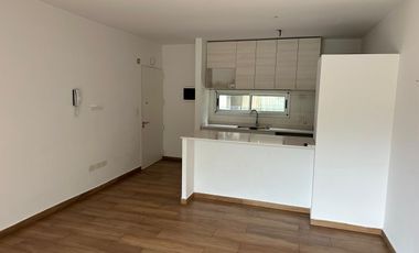 En venta, excelente piso de 2 dormitorios con balcon terraza y parrilla, cochera