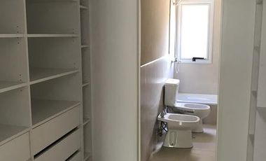 En venta, excelente piso de 2 dormitorios con balcon terraza y parrilla, cochera