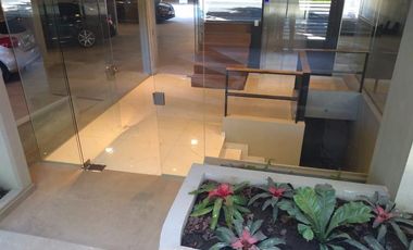 En venta, excelente piso de 2 dormitorios con balcon terraza y parrilla, cochera