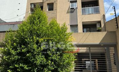 Alquiler de Departamento 2 Ambientes en Ramos Mejia Con Balcón al Fte y Cta. Fte. Apto Profesional