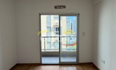Alquiler de Departamento 2 Ambientes en Ramos Mejia Con Balcón al Fte y Cta. Fte. Apto Profesional