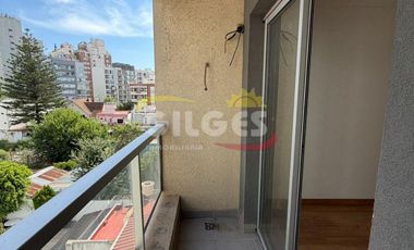 Alquiler de Departamento 2 Ambientes en Ramos Mejia Con Balcón al Fte y Cta. Fte. Apto Profesional
