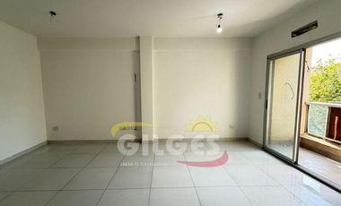 Alquiler de Departamento 2 Ambientes en Ramos Mejia Con Balcón al Fte y Cta. Fte. Apto Profesional