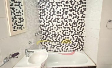 Alquiler de Departamento 2 Ambientes en Ramos Mejia Con Balcón al Fte y Cta. Fte. Apto Profesional