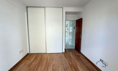 Alquiler de Departamento 2 Ambientes en Ramos Mejia Con Balcón al Fte y Cta. Fte. Apto Profesional