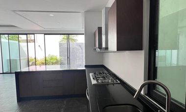 CASA EN RESIDENCIAL RIO EN VENTA