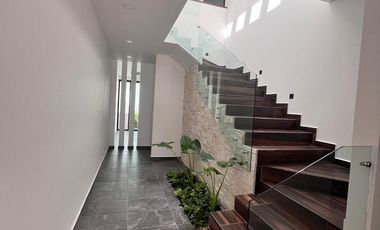 CASA EN RESIDENCIAL RIO EN VENTA