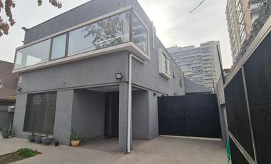 EN VENTA Excelente propiedad ideal para uso comercial o institucional.