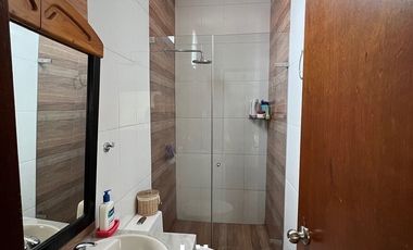 LINDA CASA EN VENTA CON 5 DORMITORIOS EN CHACARILLA