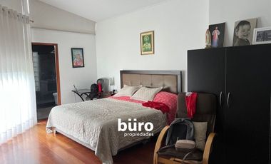 LINDA CASA EN VENTA CON 5 DORMITORIOS EN CHACARILLA