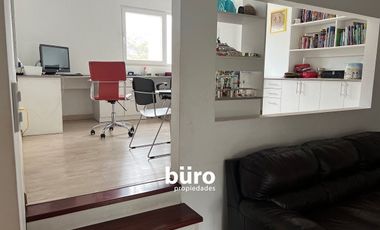 LINDA CASA EN VENTA CON 5 DORMITORIOS EN CHACARILLA