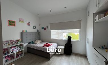 LINDA CASA EN VENTA CON 5 DORMITORIOS EN CHACARILLA
