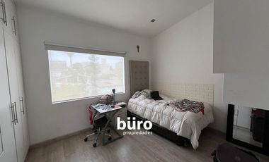 LINDA CASA EN VENTA CON 5 DORMITORIOS EN CHACARILLA
