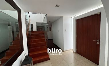 LINDA CASA EN VENTA CON 5 DORMITORIOS EN CHACARILLA