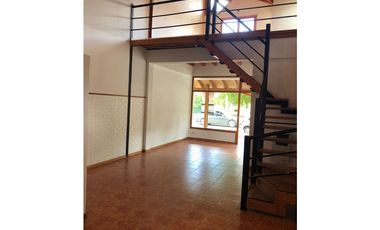 SE ALQUILA AMPLIO LOCAL FRENTE A LA GUARDIA DEL HOSPITAL EN EL BOLSON