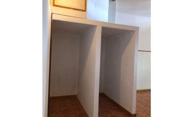 SE ALQUILA AMPLIO LOCAL FRENTE A LA GUARDIA DEL HOSPITAL EN EL BOLSON