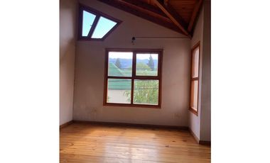 SE ALQUILA AMPLIO LOCAL FRENTE A LA GUARDIA DEL HOSPITAL EN EL BOLSON