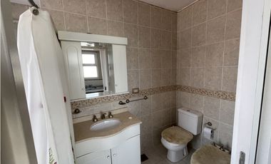 EN VENTA CASA DE 3 DORMITORIOS PATIO Y QUINCHO ZONA EX HIPODROMO