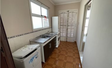 EN VENTA CASA DE 3 DORMITORIOS PATIO Y QUINCHO ZONA EX HIPODROMO