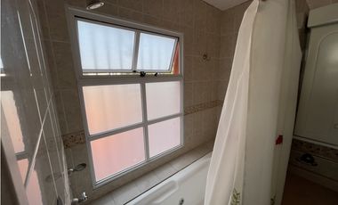 EN VENTA CASA DE 3 DORMITORIOS PATIO Y QUINCHO ZONA EX HIPODROMO