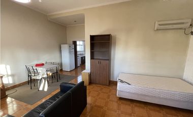 EN VENTA CASA DE 3 DORMITORIOS PATIO Y QUINCHO ZONA EX HIPODROMO