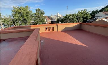 EN VENTA CASA DE 3 DORMITORIOS PATIO Y QUINCHO ZONA EX HIPODROMO