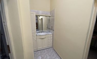 EN VENTA CASA DE 3 DORMITORIOS PATIO Y QUINCHO ZONA EX HIPODROMO