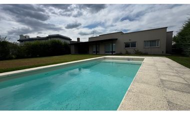 CASA EN VENTA B° SAN MATIAS FONDO A LA LAGUNA