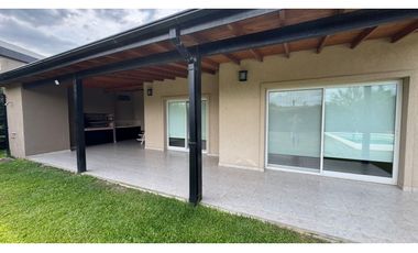CASA EN VENTA B° SAN MATIAS FONDO A LA LAGUNA