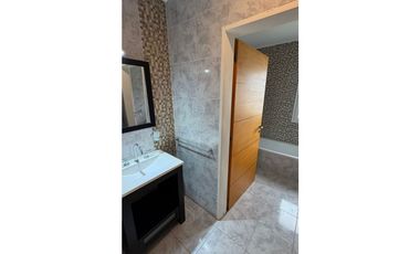 CASA EN VENTA B° SAN MATIAS FONDO A LA LAGUNA