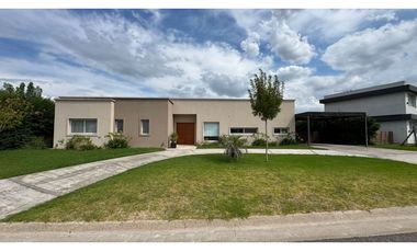 CASA EN VENTA B° SAN MATIAS FONDO A LA LAGUNA