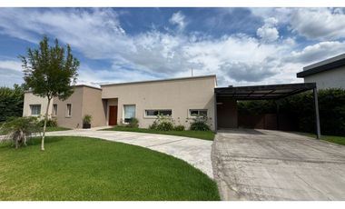CASA EN VENTA B° SAN MATIAS FONDO A LA LAGUNA