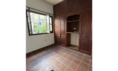 ALQUILER CASA EN GRAL. GUEMES AL 1.300