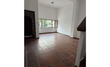 ALQUILER CASA EN GRAL. GUEMES AL 1.300