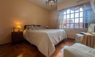 EN VENTA CASA 7 AMB EN SAAVEDRA - OPORTUNIDAD