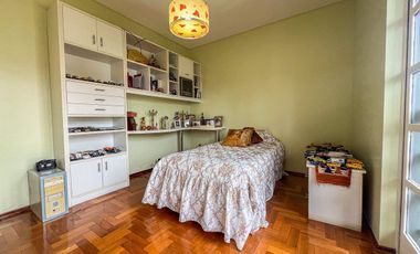 EN VENTA CASA 7 AMB EN SAAVEDRA - OPORTUNIDAD