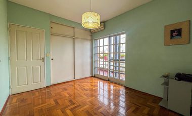 EN VENTA CASA 7 AMB EN SAAVEDRA - OPORTUNIDAD