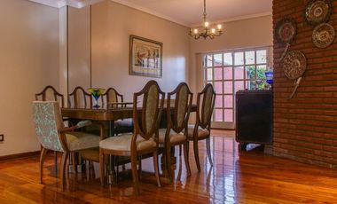 EN VENTA CASA 7 AMB EN SAAVEDRA - OPORTUNIDAD